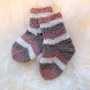Bluum strikk - babysokker - gratis strikkeoppskrift - Image 3