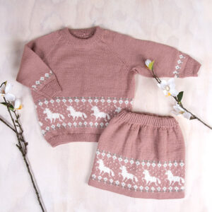 Bluum strikkesett - Enhjørning genser og skjørt i Pure Eco Baby Wool