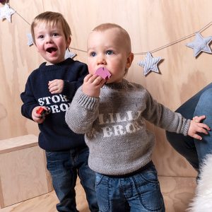 Bluum strikk - Storebror-genseren i Pure Eco Baby Wool
