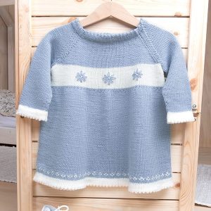 Bluum strikkekjole - Blomsterpiken i Soft Merino Ull