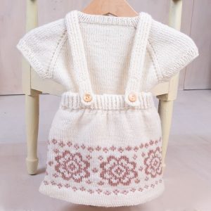 Bluum strikkeskjørt med seler og topp - Blomst i Pure Eco Baby Wool