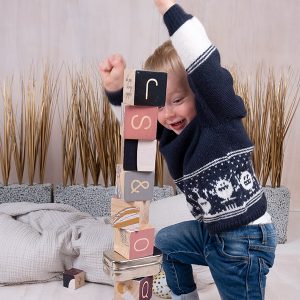 Bluum strikkesett - Monstergenser og lue i Pure Eco baby Wool