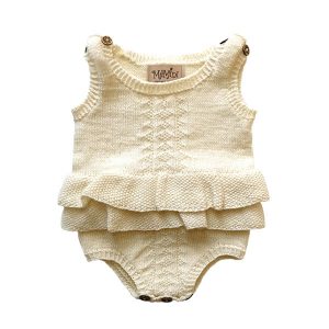 Bluum strikkeromper med rysjer - Hardanger i Pure Eco Baby Wool