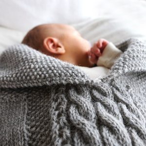 Strikk Kosepose Flette - garnpakke i Bluum Pure Eco Baby Wool