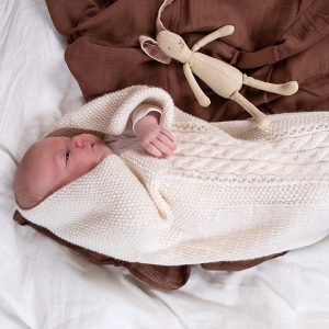 Strikk Kosepose Flette - garnpakke i Bluum Pure Eco Baby Wool