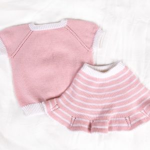 Strikkesett T-skjorte og skjørt med striper - garnpakke i Bluum Soft Merino Ull