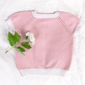 Strikkesett T-skjorte og skjørt med striper - garnpakke i Bluum Soft Merino Ull