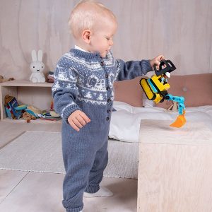 Strikkedress Gravemaskin - garnpakke i Bluum Pure Eco Wool