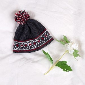 Strikk Festsett m/vest, nikkers og lue - garnpakke i Bluum Pure Eco Baby