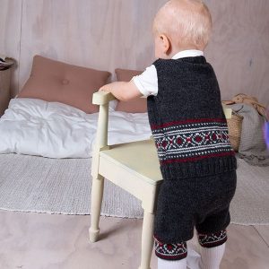 Strikk Festsett m/vest, nikkers og lue - garnpakke i Bluum Pure Eco Baby