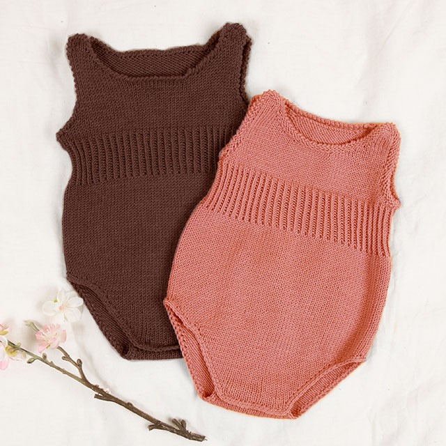 Strikkeromper med ribb 2 stk - garnpakke fra Bluum i Zarina Merino Ull