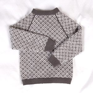 Strikkesett Jubel m/genser, bukse og lue - garnpakke i Bluum Soft Merino Ull