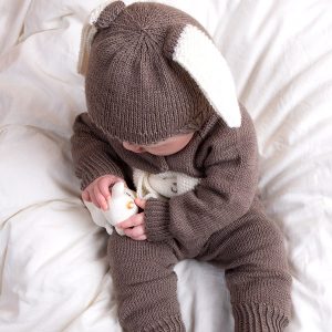 Strikkedress og lue Kanin med ører - garnpakke i Bluum Soft Merino Ull