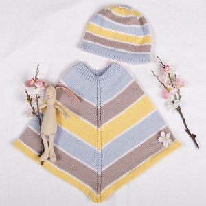 Strikk Poncho med lue Sukkerspinn - garnpakke i Bluum Soft Merino Ull