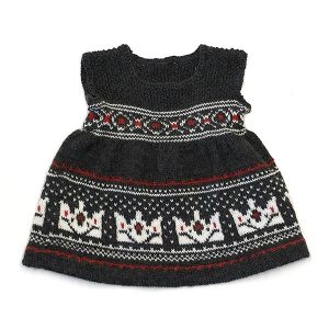 Strikkekjole Kronestakken - garnpakke i Bluum Pure Eco Baby Wool