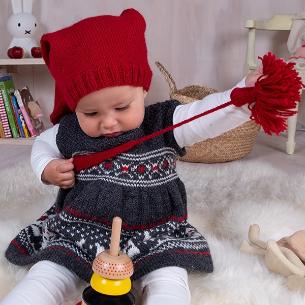 Bluum strikkekjole - Kronestakken med nisselue i Pure Eco Baby Wool