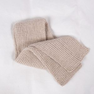 Strikk Lue og skjerf i ribb voksen - garnpakke fra Bluum i Møy