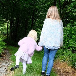 Strikkejakke Lavendel - garnpakke fra Bluum i Fnugg