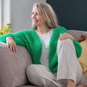 Strikkejakke Ryllik til dame - garnpakke fra Bluum i Fnugg