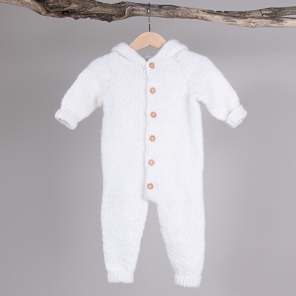 Strikkedress med hette - garnpakke fra Bluum i Fluffy