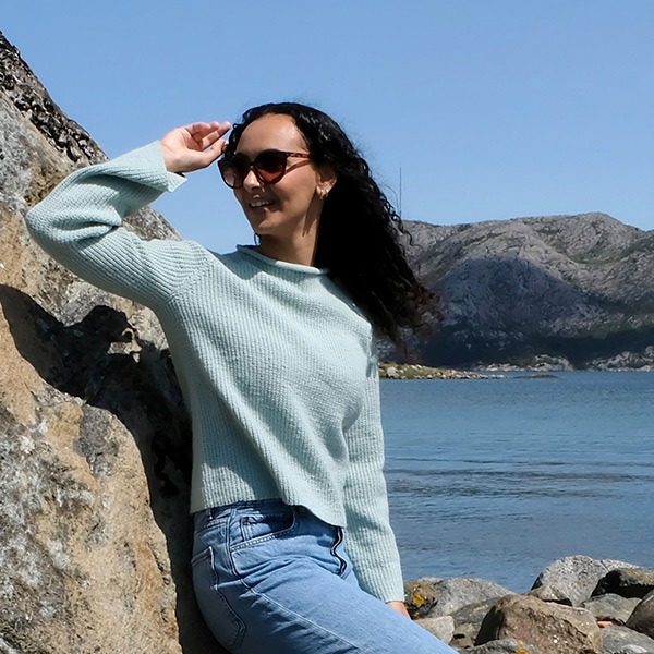 Strikkegenser Timian til dame - garnpakke i Bluum Soft Merino Ull