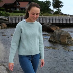 Strikkegenser Timian til dame - garnpakke i Bluum Soft Merino Ull