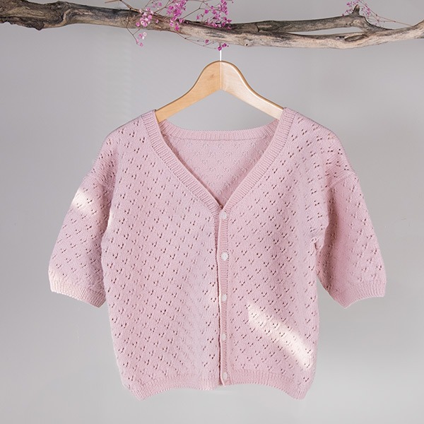 Strikkejakke Viola til dame - garnpakke i Bluum Soft Merino Ull