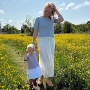 Strikk Topp Blåklokke til dame - garnpakke i Bluum Soft Merino Ull