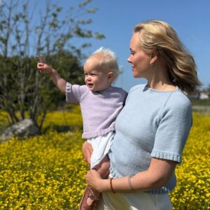 Strikk Topp Blåklokke til barn - garnpakke i Bluum Soft Merino Ull