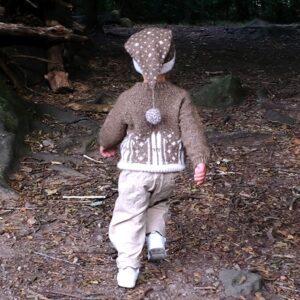 Strikkegenser Skitur m/lang lue - garnpakke fra Bluum i Fluffy