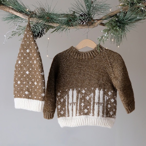 Strikkegenser Skitur m/lang lue - garnpakke fra Bluum i Fluffy