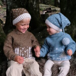 Strikkegenser Skitur m/lang lue - garnpakke fra Bluum i Fluffy