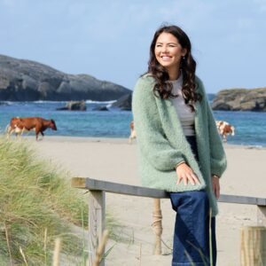 Strikkejakke Marehalm til dame - garnpakke fra Bluum i Fnugg