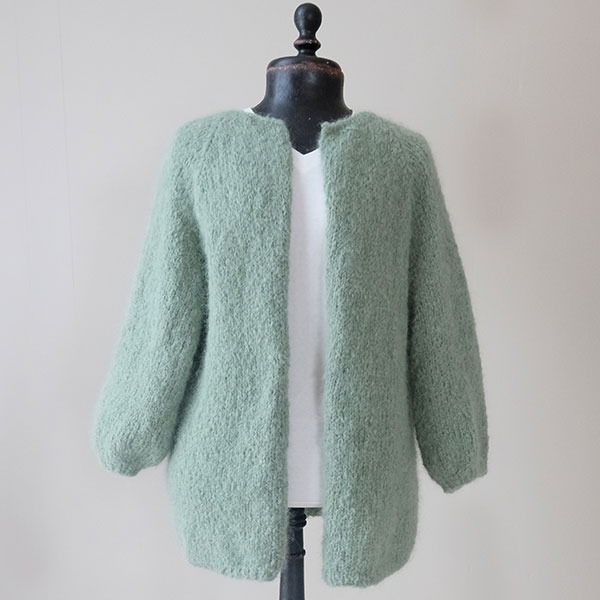 Strikkejakke Marehalm til dame - garnpakke fra Bluum i Fnugg