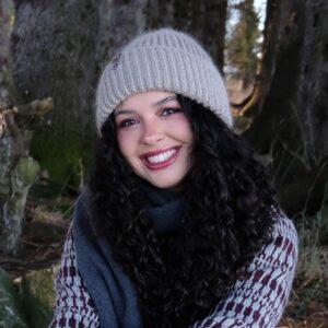 Strikk Lue i ribb voksen - garnpakke fra Bluum i Møy