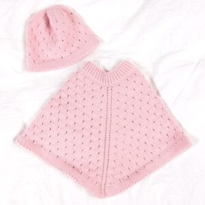 Strikk Poncho med lue i hullmønster - garnpakke i Bluum Soft Merino Ull