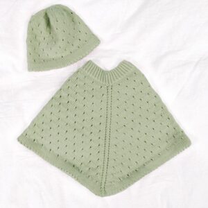Strikk Poncho med lue i hullmønster - garnpakke i Bluum Soft Merino Ull