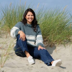 Strikkegenser Sjøgress til dame - garnpakke fra Bluum i Fnugg