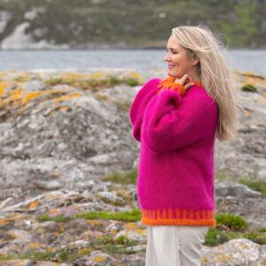 Strikkegenser Strå til dame - garnpakke fra Bluum i Fnugg