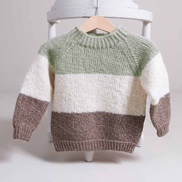 Strikkegenser Vårstriper - garnpakke fra Bluum i Fluffy