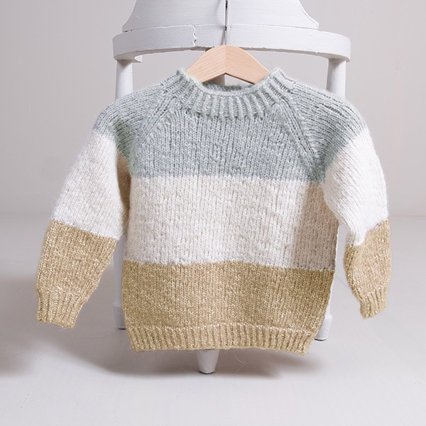 Strikkegenser Vårstriper - garnpakke fra Bluum i Fluffy