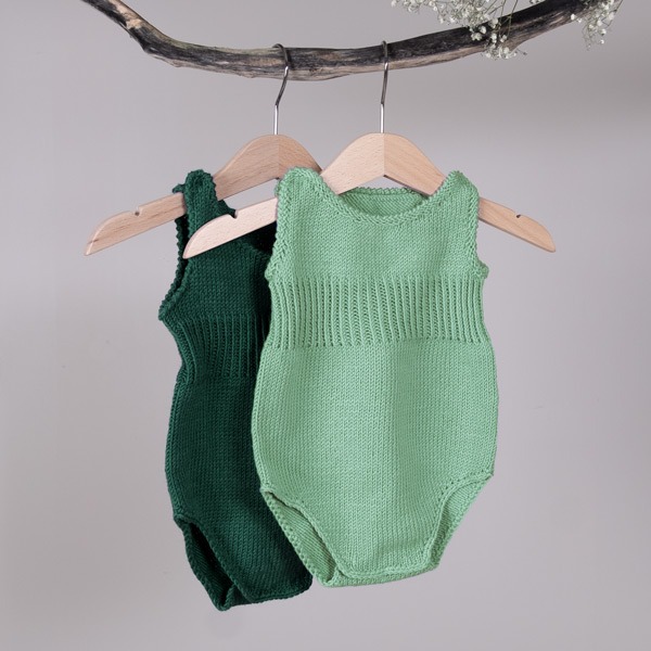 Strikkeromper med ribb 2 stk - garnpakke i Bluum Soft Merino Ull