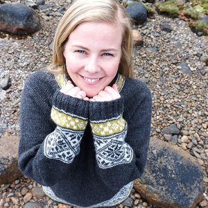 Strikkegenser Elin dame Koksgrå - garnpakke i Bluum Pure Eco Baby Wool