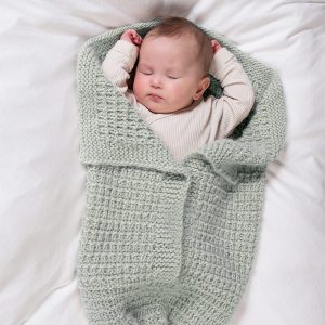 Strikk Kosepose Klara - garnpakke fra Bluum i Møy alpakka og ull