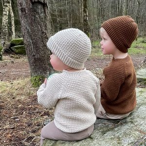 Strikkegenser Hugo med lue flere farger - garnpakke i Bluum Soft Merino Ull