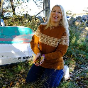 Strikkegenser Stjerne dame v2 Lys grå - garnpakke i Bluum Pure Eco Baby Wool