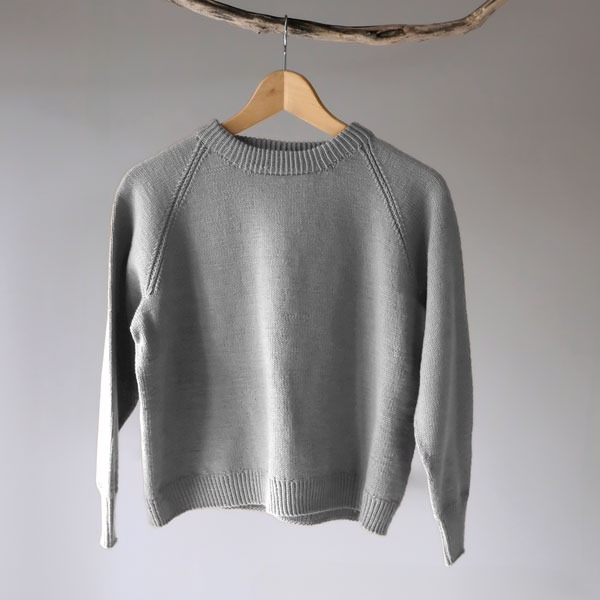 Strikkegenser Ultimate til dame Lys grå melert - garnpakke i Bluum Soft Merino Ull