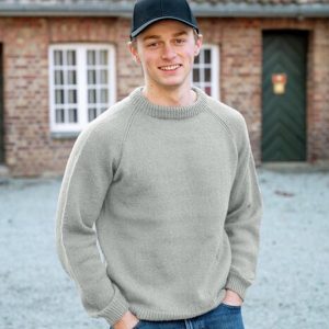 Strikkegenser Ultimate til herre Lys grå melert - garnpakke i Bluum Soft Merino Ull