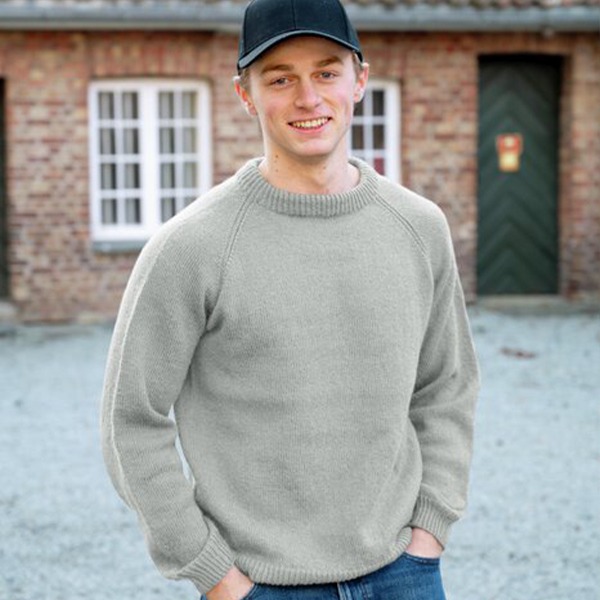 Strikkegenser Ultimate til herre Lys grå melert - garnpakke i Bluum Soft Merino Ull