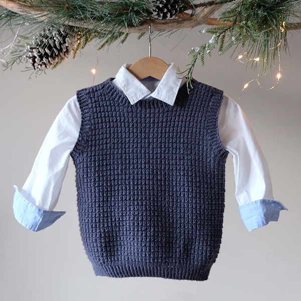 Strikkevest Hugo - garnpakke i Bluum Soft Merino Ull